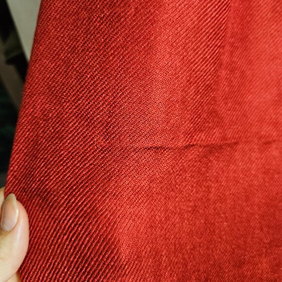 Berry Red 100% Viscose Scarf with Tassels - Picture 4 of 6